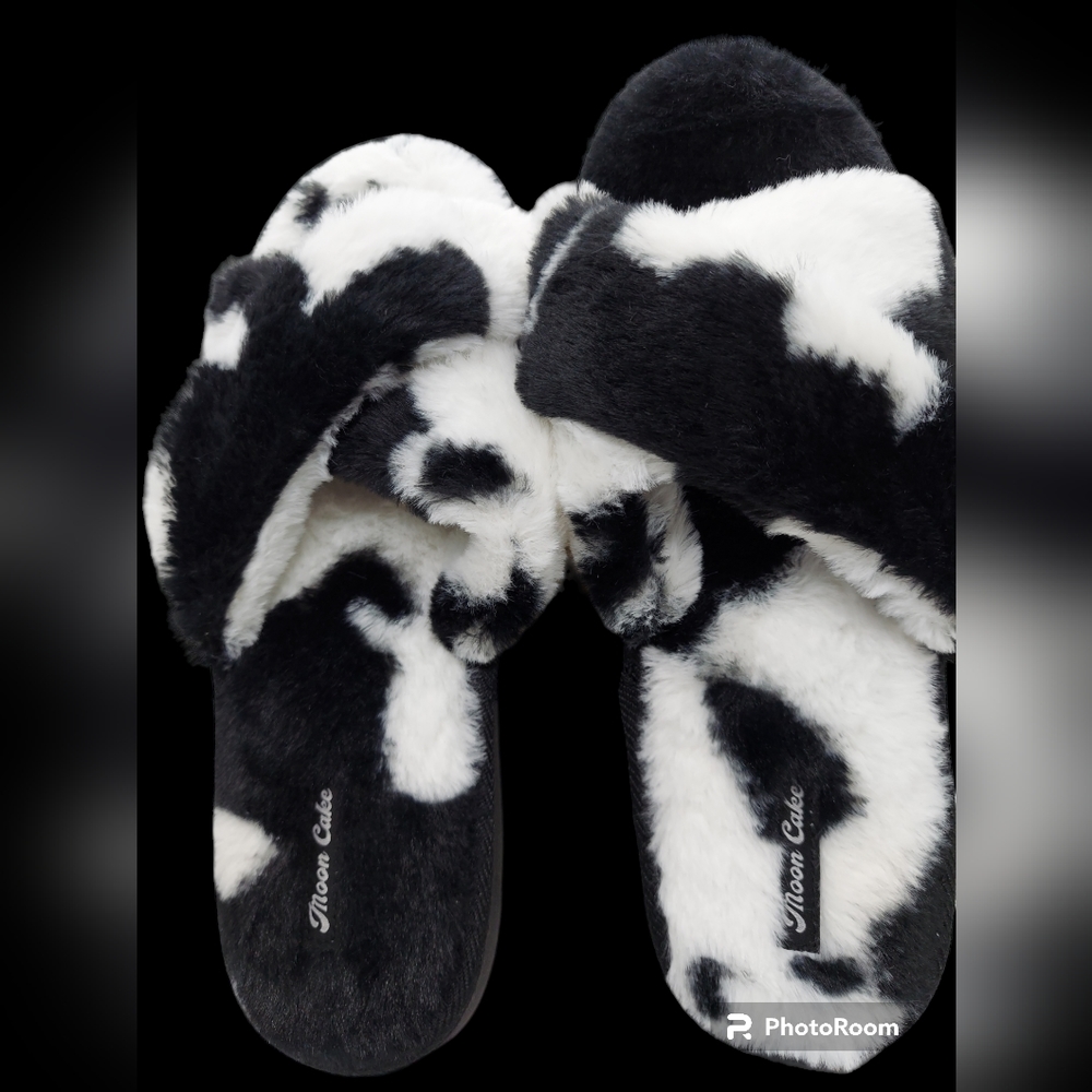 Moon Cake Indoor/Outdoor Cow Print Slippers Women's Size XL 11-12 - Picture 2 of 5